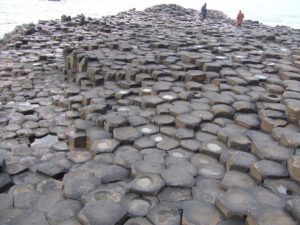 旅の光景：ジャイアンツ・コーズウェイを歩く　ダブリンから北アイルランド、神話の海岸へ
