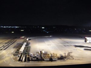 夜の散歩シリーズ：成田空港夜散歩　第1ターミナル展望デッキと旅立ち前の静けさ