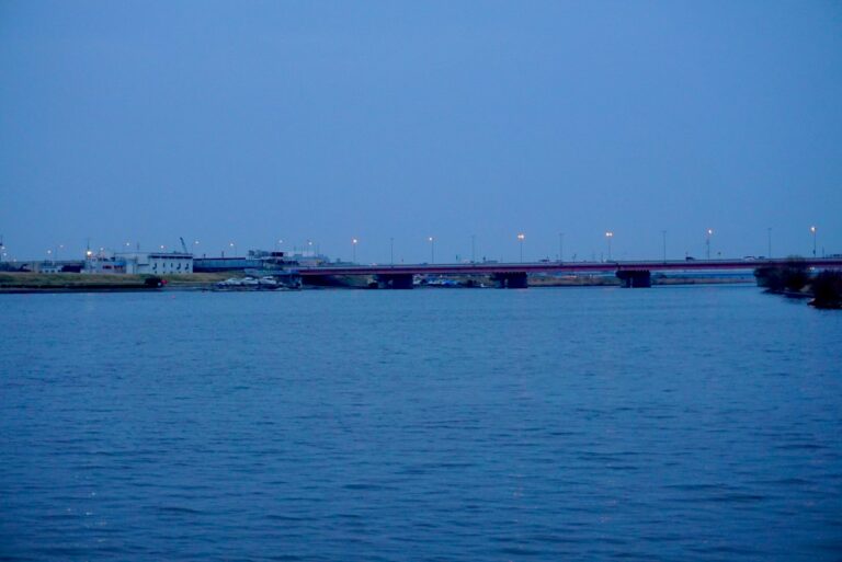 江戸川の夕暮れ — Evening on the Edogawa River